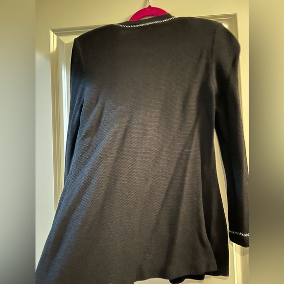 St. John Black Top - Picture 5 of 12